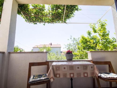 Apartment Studio Silva mit Terrasse by Interhome
