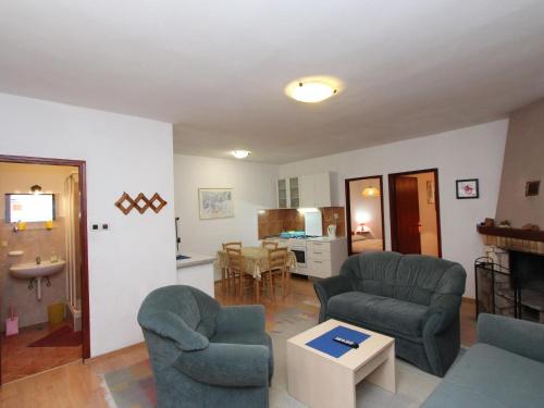 Apartment Nette Ferienwohnung in Rovinj mit Offenem Kamin by Interhome
