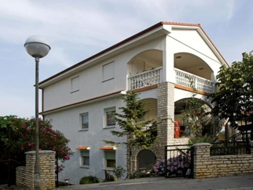 Apartment mit Balkon- für vier Personen by Interhome