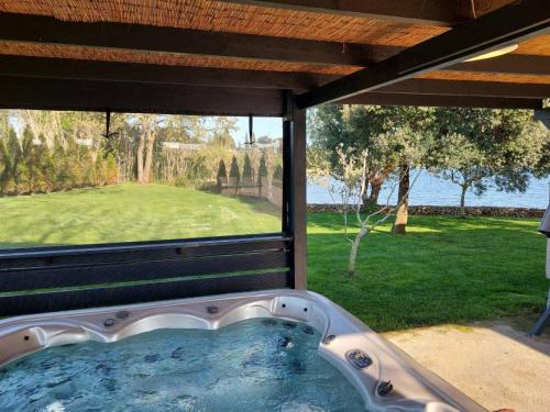 Holiday Home Beach House IVE- romantische Flucht- Jacuzzi- Pool- Meer by Interhome