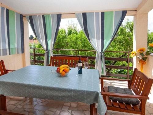 Apartment mit privater Terrasse by Interhome