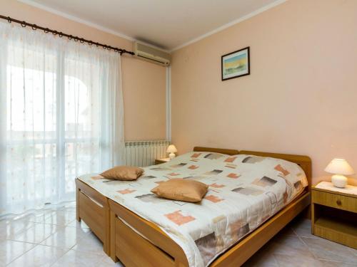 Apartment Appartement in Fažana mit Möbliertem Balkon by Interhome