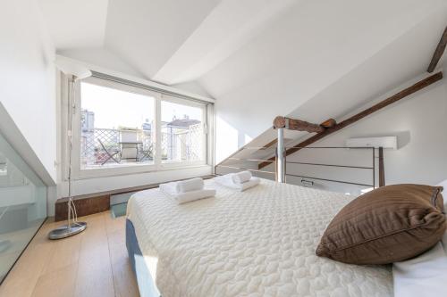 Terrazza di lusso in Porta Venezia, 1bdr con AC