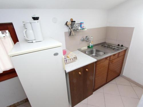 Apartment Ap Lora 4 by Interhome