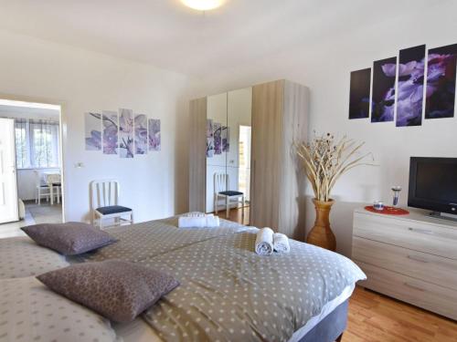 Apartment Tolle Wohnung in Umag mit Kleiner Terrasse by Interhome