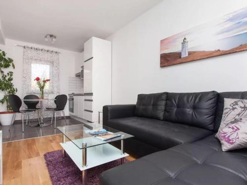 Apartment Wohnung mit Garten in der Nähe des Zentrums by Interhome