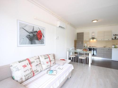 Apartment Leonardo B2 mit Terrasse by Interhome