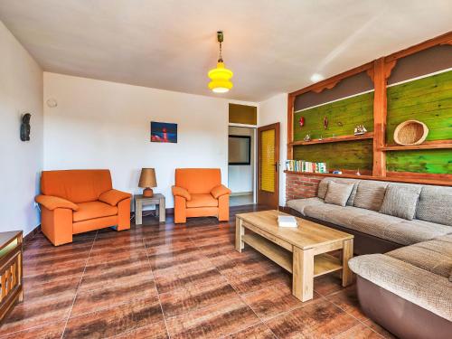 Holiday Home Villa mit Garten- Grill und Terrasse by Interhome