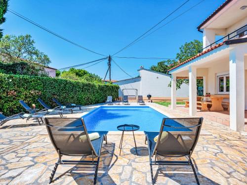 Holiday Home Villa mit Garten- Grill und Terrasse by Interhome
