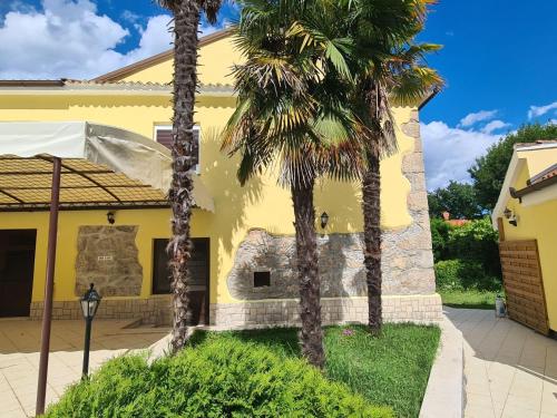 Holiday Home Villa Ella- traditionelles mediterranes Steinhaus by Interhome