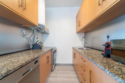 Ocean View Apartment near Arrifana Beach with Parking