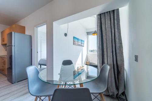 Ocean View Apartment near Arrifana Beach with Parking