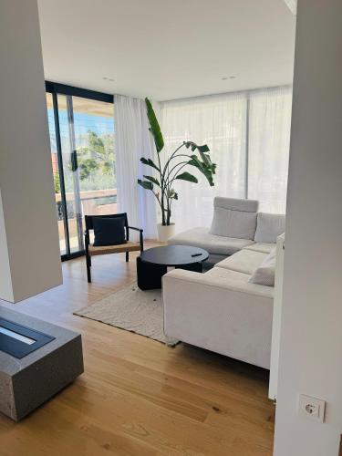 Glyfada Unique Luxury & Spacious Apartment