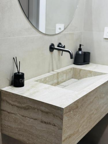 Glyfada Unique Luxury & Spacious Apartment