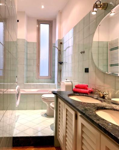 YR Apartments - Duca D'Aosta - 3 Min Walk to Central Station