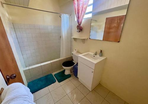 Et badeværelse på Dennis' Hideaway