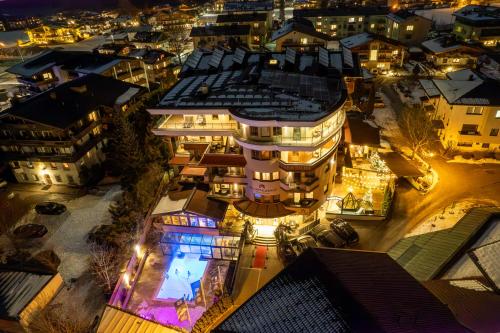 Alpine Hideaway ZILLERTALERHOF - 4 Sterne Superior