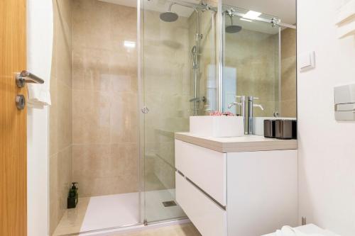 Perfect 1 Bedroom very central with AC