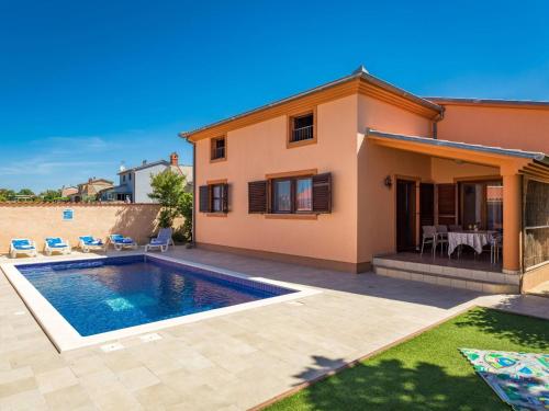 Holiday Home Ferienvilla Ena by Interhome