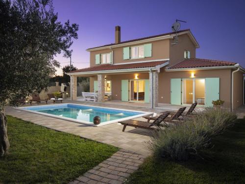 Holiday Home Villa Matea mit privatem Pool by Interhome