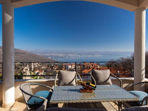 Holiday Home Wunderschöne Luxus-Familienvilla Emily by Interhome