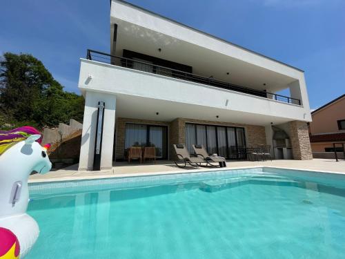 Holiday Home Villa 'Zara Bella Vista by Interhome
