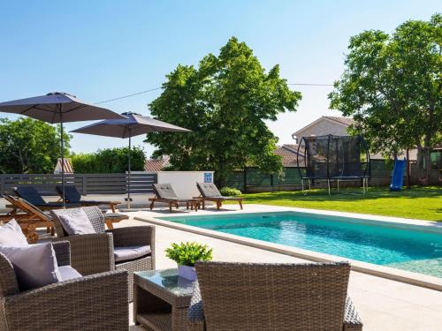 Holiday Home Villa Anavi mit privatem Pool und großem Garten by Interhome