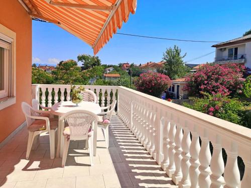 Apartment Apartment Radosna by Interhome