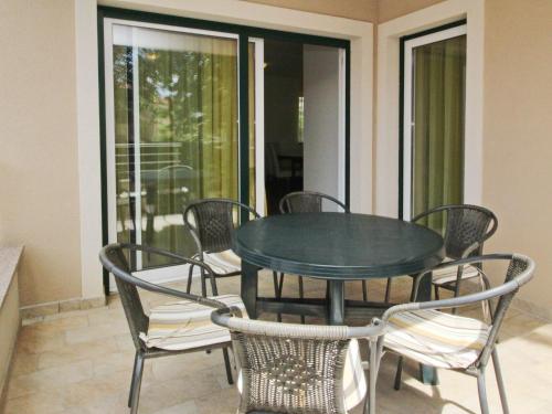 Apartment Tolle Ferienwohnung in Baška mit Eigener Terrasse by Interhome