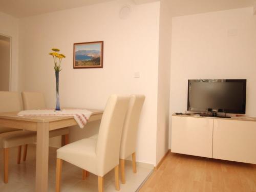 Apartment Appartement in Baška mit Eigener Terrasse by Interhome