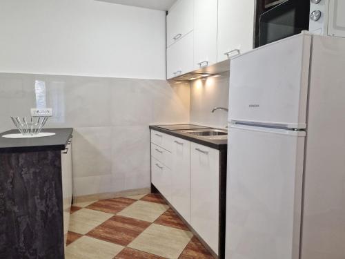 Apartment Modern eingerichtete Apartment für 4 Personen ideal für Famillien mit Kinder im by Interhome