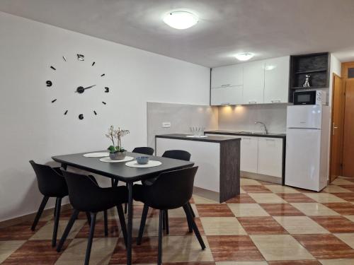Apartment Modern eingerichtete Apartment für 4 Personen ideal für Famillien mit Kinder im by Interhome