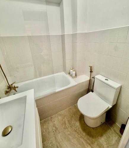 Modern Chic Apartment, Heart of Antibes