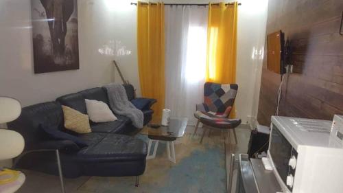 Chaleureux Studio F2, 500 m du cinéma Pathé Mermoz