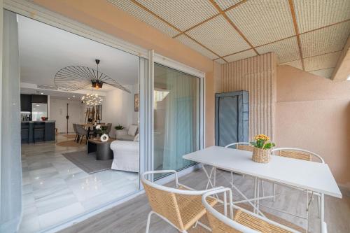 City Center Beach Access Apartment With Style