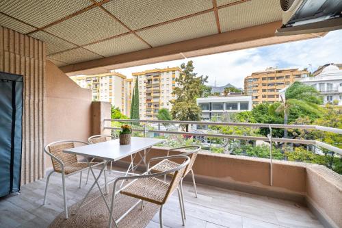 City Center Beach Access Apartment With Style
