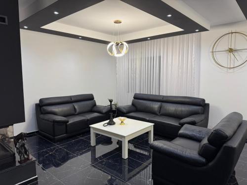 2 Minutes Walk from the Center, New, Modern,Family
