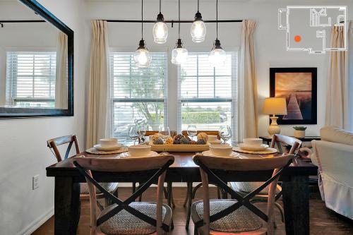 Charming Oasis with King Bed Close to Disney 4BR photo 16