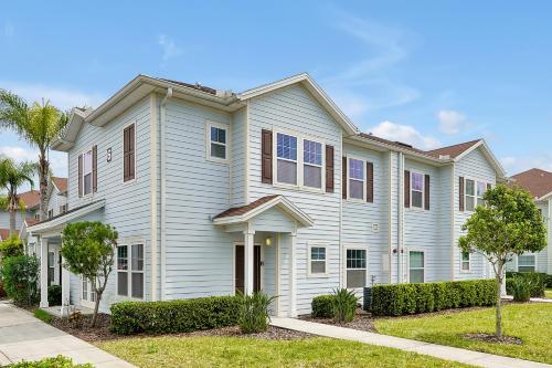 Charming Oasis with King Bed Close to Disney 4BR photo 3