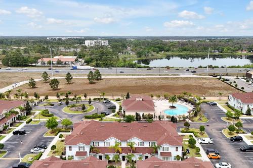 Charming Oasis with King Bed Close to Disney 4BR photo 50
