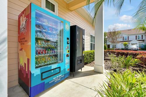 Charming Oasis with King Bed Close to Disney 4BR photo 55
