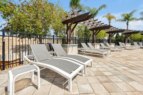 Charming Oasis with King Bed Close to Disney 4BR photo 66