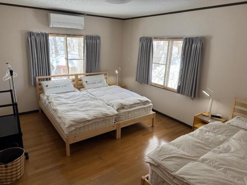 2 Peaks Snow Lodge