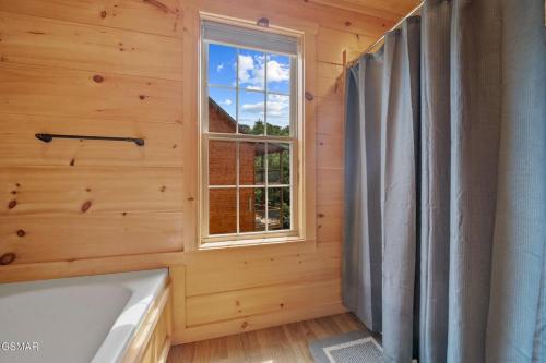 Cabin in Sevierville photo 13