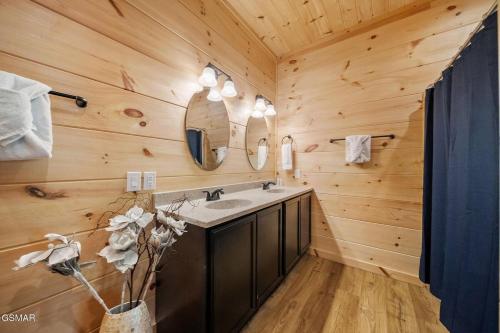 Cabin in Sevierville photo 17