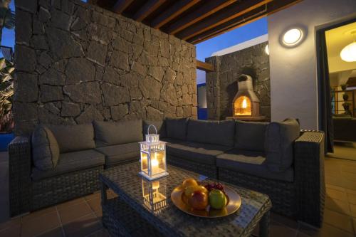 Excellent Playa Blanca Villa 4 Bedrooms Villa Mestana Modern Interiors