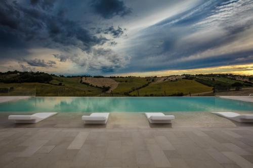 Kolam renang di atau dekat dengan Filodivino Wine Resort & SPA