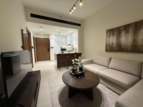 Sky High Premium 1BR with Stunning Views