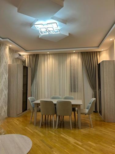 Stylishly Renovated Flat in City