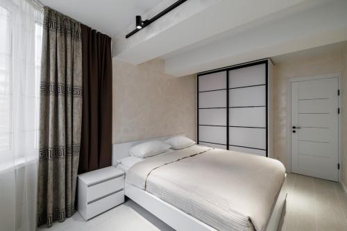 Modern Apartment Near MallDova & Airport Access